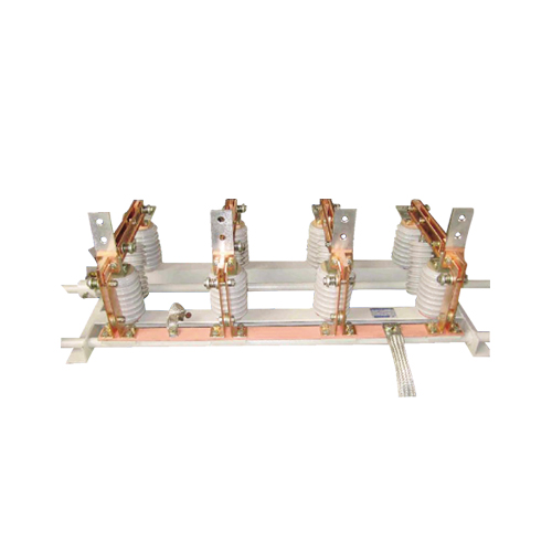 Четырехполюсный выключатель-разъединитель для внутренней установки GN24-12/630