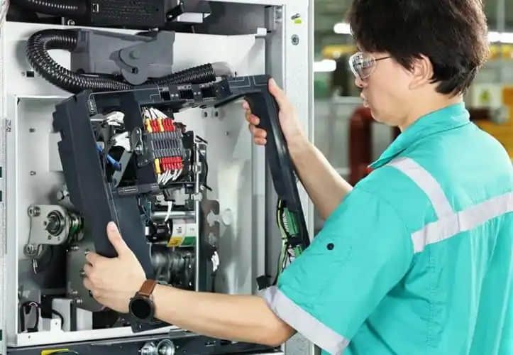 Техническое обслуживание вакуумного выключателя: Полное руководство по проверке