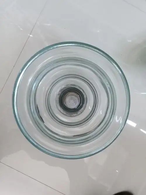 Стеклянные изоляторы: Руководство по выбору и стандартам